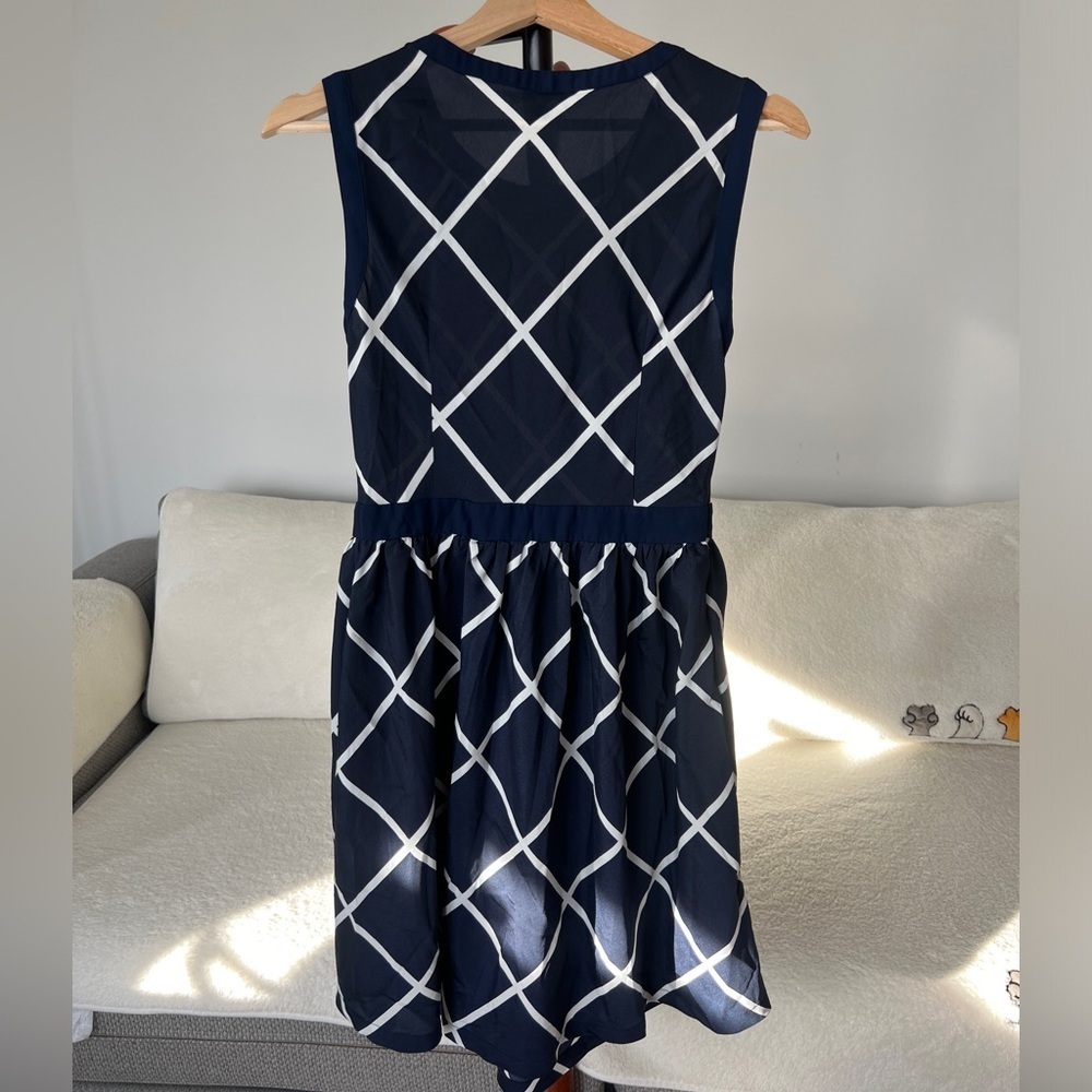Navy Blue Sleeveless Dress with White Geometric Pattern – Size M - Picture 2 of 4